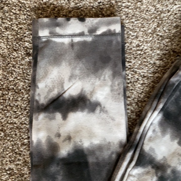 Girl’s Leggings - Picture 2 of 4